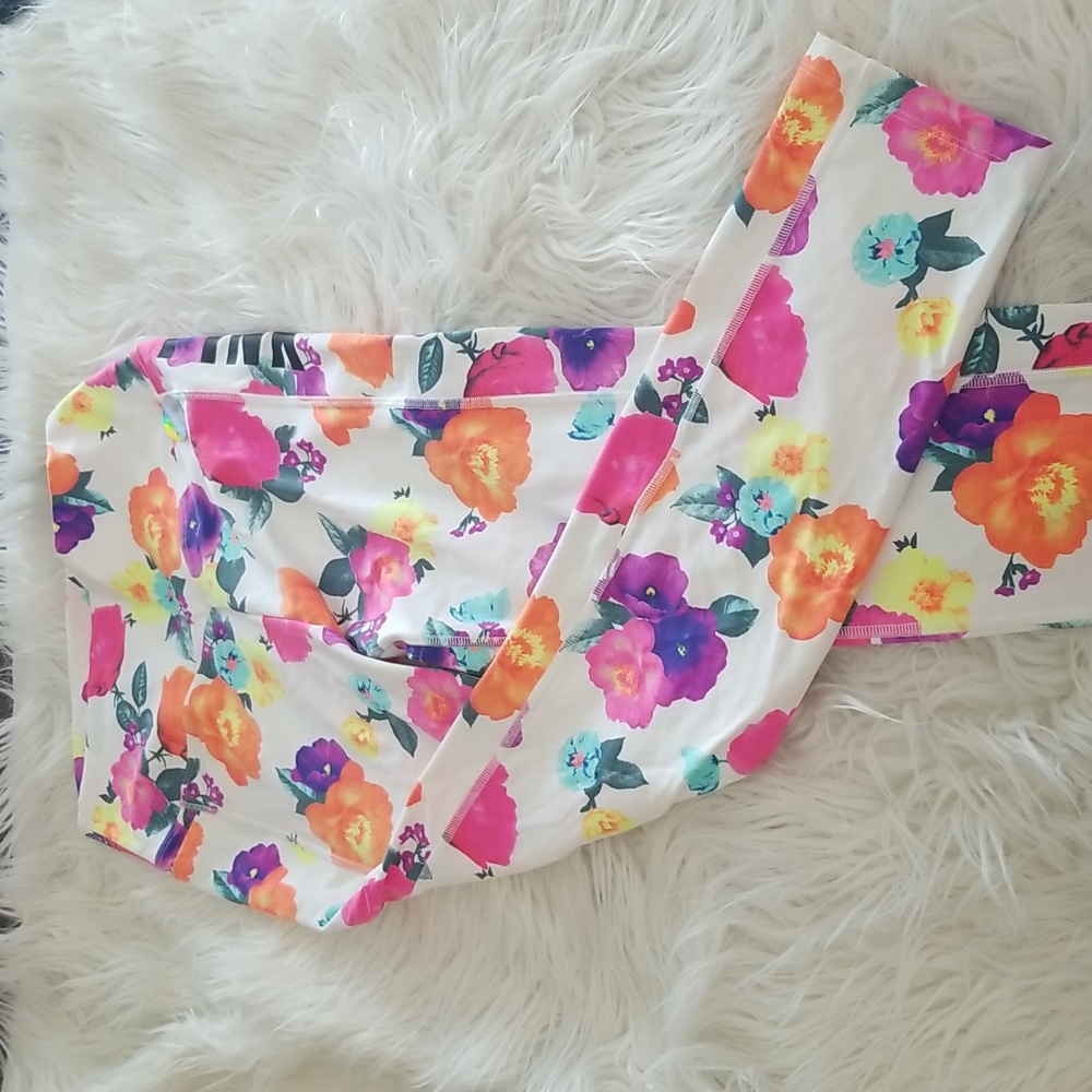 PINK Victoria's Secret Floral Ankle Leggings